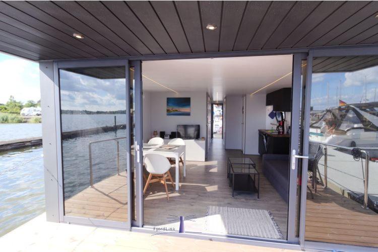 מלון Hausboot Fjord Aries Mit Dachterrasse In שלזוויג מראה חיצוני תמונה