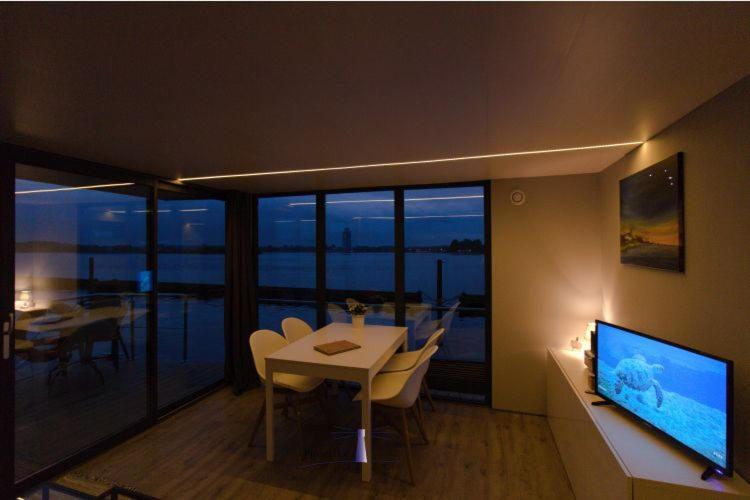 מלון Hausboot Fjord Aries Mit Dachterrasse In שלזוויג מראה חיצוני תמונה